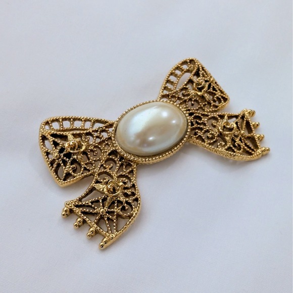 1928 Jewelry - Vintage 1928 Brand Faux Pearl Gold Filigree Bow And Roses 1.75" x 3" Brooch Pin